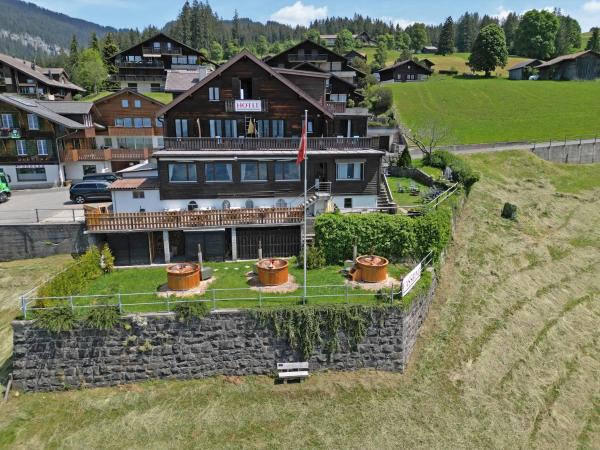 På bilden syns objektet Hotel Fassbind Beausite som ligger i staden Beatenberg.