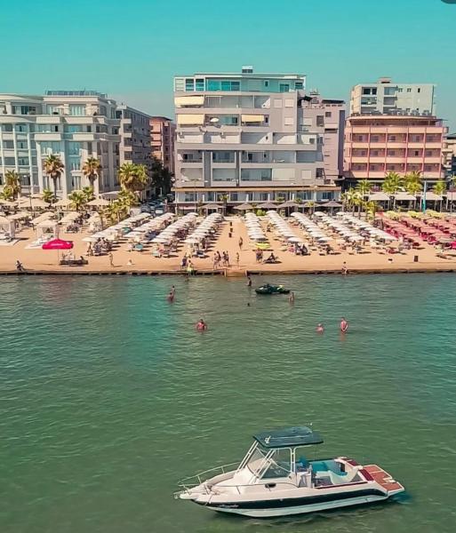 A la foto es mostra l'objecte Gent's Inn situat a la ciutat de Durrës.