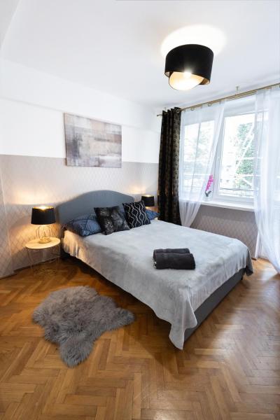 Na zdjęciu widoczny jest obiekt ClickTheFlat Muranów Apart Rooms położony w mieście Warszawa.