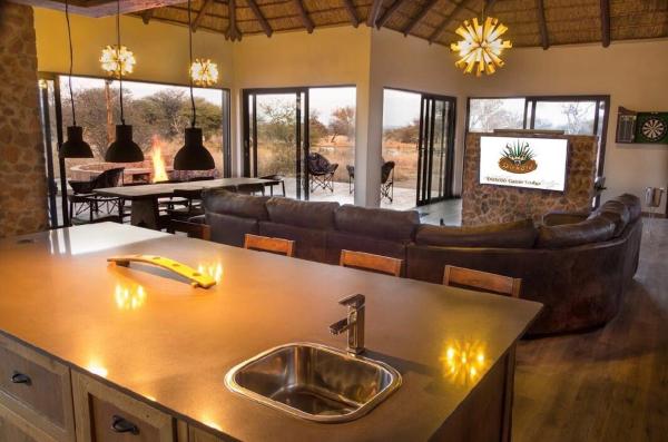 På billedet ses objektet Kudu Lodge beliggende i byen Rooiberg.