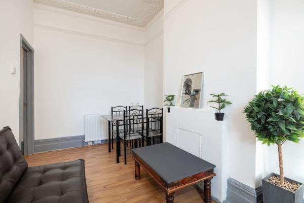 Foto 2: 2A - Bright & Airy 2 Bed Flat - 20 Mins to Central