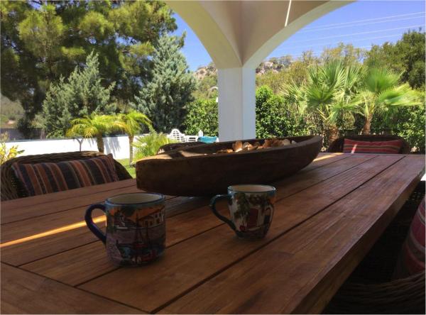 Photo 2 : Villa Sofia with garden, pool and lounge areas