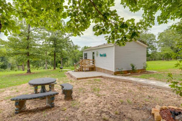 Auf dem Foto ist das Objekt Rural Mt Olive Cabin Rental with White River View! in der Stadt Calico Rock zu sehen.