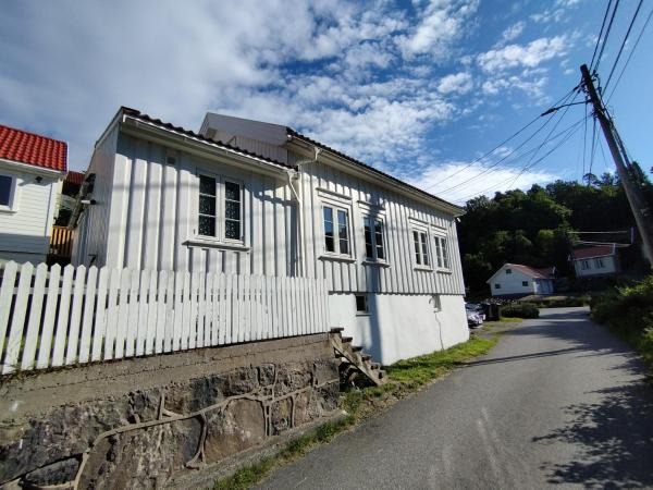 Na zdjęciu widoczny jest obiekt Sørlandshus med 3 soverom położony w mieście Salterød.