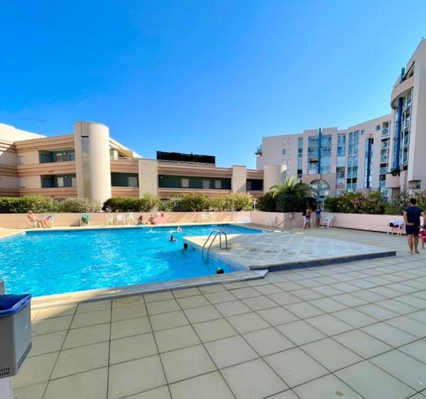 Na fotografii je vidět objekt Joli appartement avec piscine nacházející se ve městě Sète.