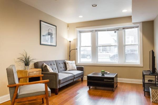 På billedet ses objektet ONE ROOM in AN APT HAVEN beliggende i byen Chicago.