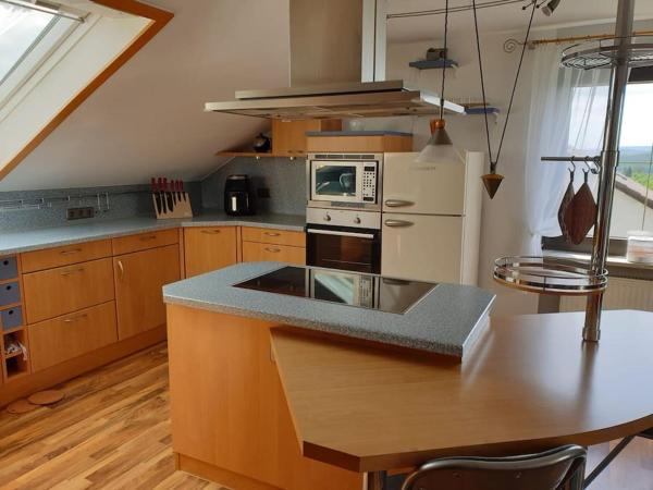 Kuvassa näkyy kohde Moderne DG-Wohnung in Mainleus, joka sijaitsee kaupungissa Mainleus.