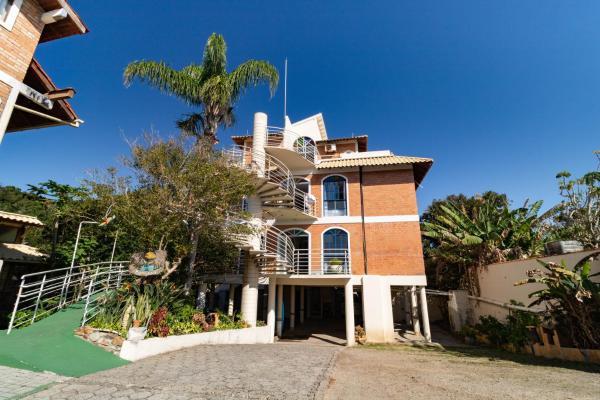 På billedet ses objektet Pousada Maré de Lua beliggende i byen Florianópolis.