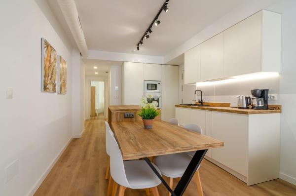 På bildet vises objektet WintowinRentals - La Casa de Helene som ligger i byen Estación del Rincón.