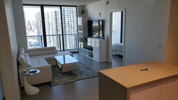 Na fotografii je vidět objekt Canvas Condo nacházející se ve městě Miami.