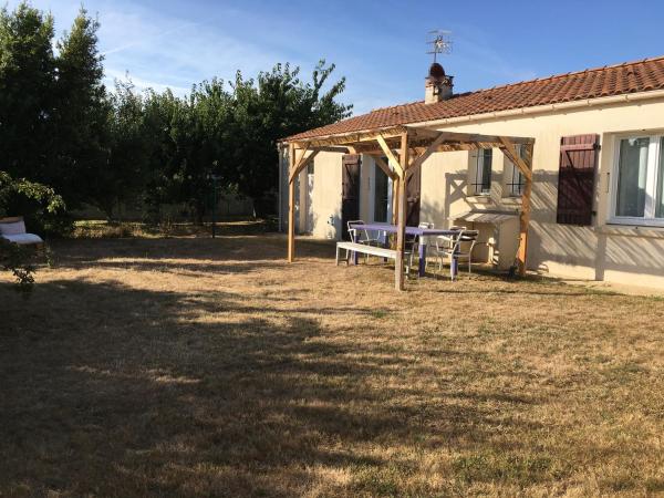A la foto es mostra l'objecte Maison de vacances au calme situat a la ciutat de Angles.