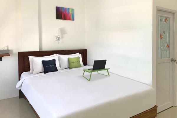 写真にはBanjarnegeri市にあるUrbanview Hotel SLIP Pringsewu by RedDoorzが写っています。