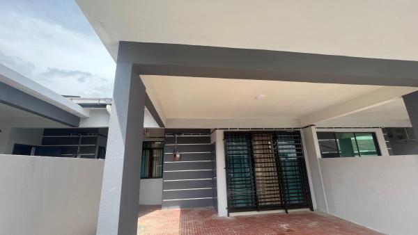 Nella foto è visibile l'oggetto Homestay Anggun situato nella città di Dabung.