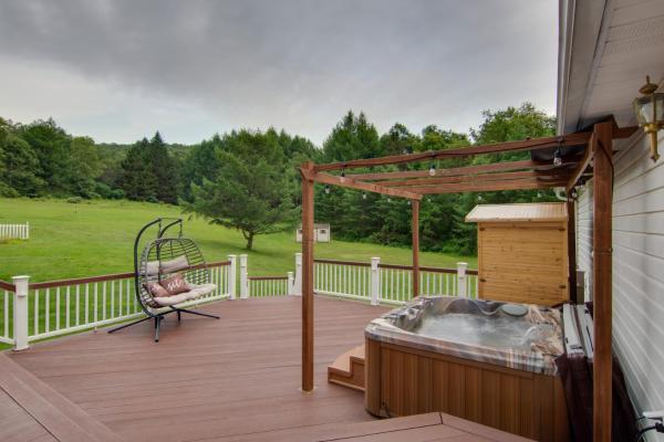 På billedet ses objektet Sauna, Spa and Stargazing Coudersport Home! beliggende i byen Austin.