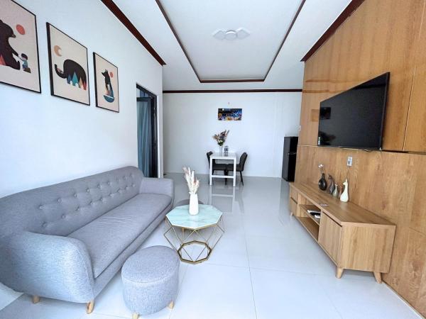 A la foto es mostra l'objecte QV Manor Homestay situat a la ciutat de Phan Rang.