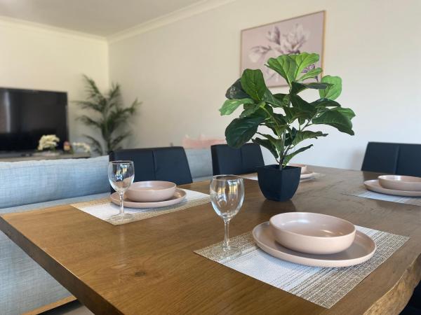 A la foto es mostra l'objecte Edmondson Modern 4 Br House Quiet & Convenient situat a la ciutat de Prestons.