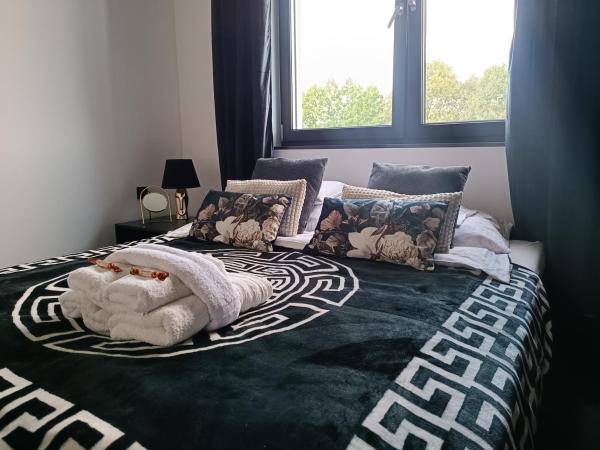Na fotografii je vidět objekt Modern Rancho - apartamenty nad rzeką, przy stadninie koni nacházející se ve městě Nieznanice.