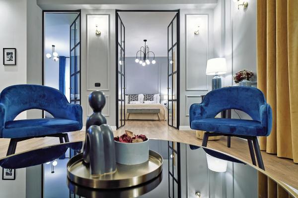 ChicLife - LILIENBLUM CHIC Borgo Santa Caterina Apartment, Бергамо