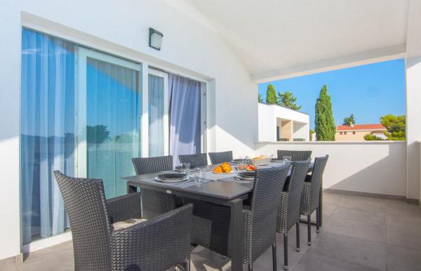 Stina - Biograd na Moru