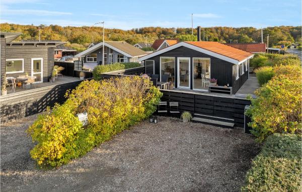 Nella foto è visibile l'oggetto Awesome Home In Haderslev With Kitchen situato nella città di Haderslev.