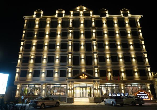 La photo montre l'objet Dastan Grand Hotel situé dans la ville de Tortkulʼ.