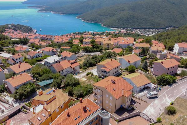 A la foto es mostra l'objecte Apartments Quarnero Rabac situat a la ciutat de Rabac.