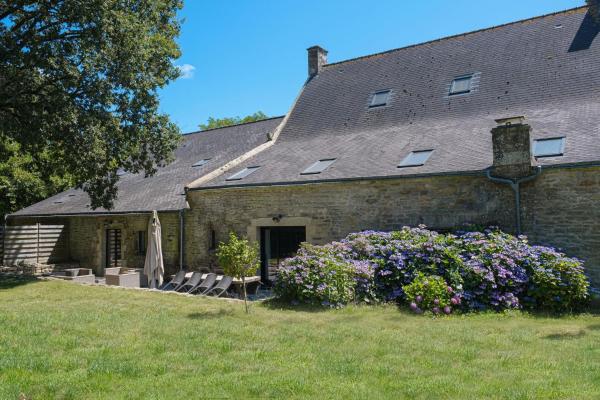 På billedet ses objektet Longère Kerhallec beliggende i byen Treffléan.