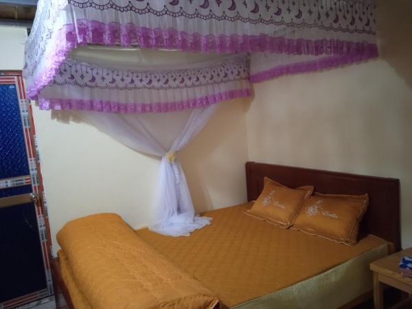 Na zdjęciu widoczny jest obiekt Homestay Ngọc Thủy Điểm dừng chân lên Đồi Mâm Xôi położony w mieście Co Ge Phong (1).
