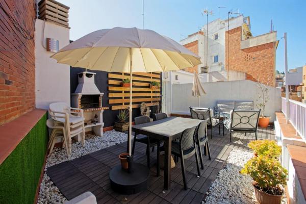 Fantastic House with Jacuzzi, Барселона