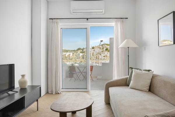 Modern Seafront 2bd Apartment With Terrace & Sea View - Xemxija - Malta