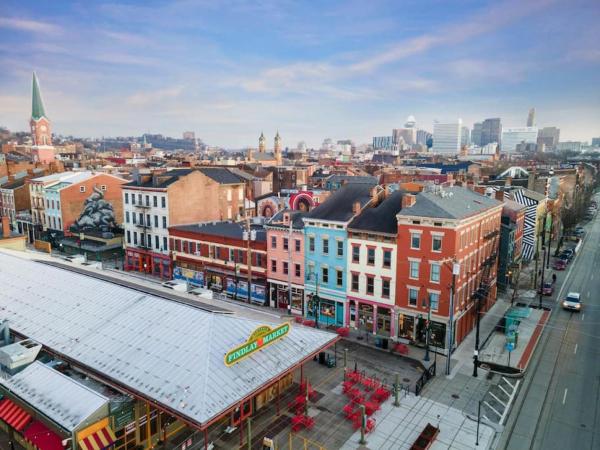 A la foto es mostra l'objecte Spacious Suites in OTR - Findlay Market situat a la ciutat de Cincinnati.