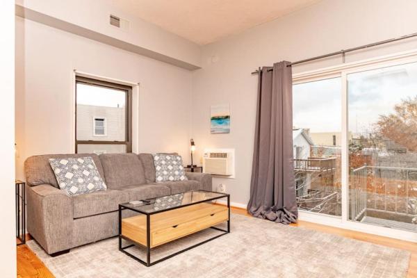 A la foto es mostra l'objecte Mt Adams 1BR Great Location Steps from Monastery situat a la ciutat de Cincinnati.