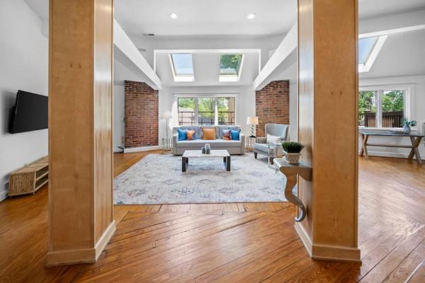 A la foto es mostra l'objecte Hyde Park Penthouse with Private Patio situat a la ciutat de Cincinnati.