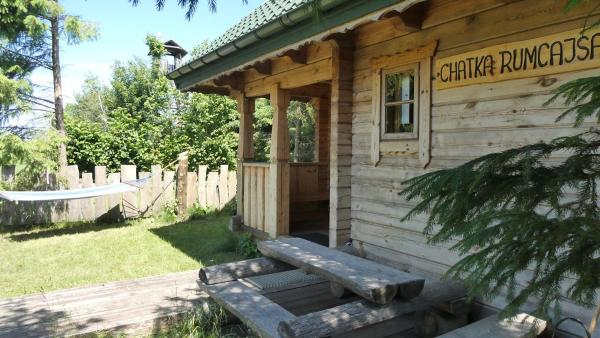 På billedet ses objektet Domek Rumcajsa na Podlasiu beliggende i byen Kopytkowo.