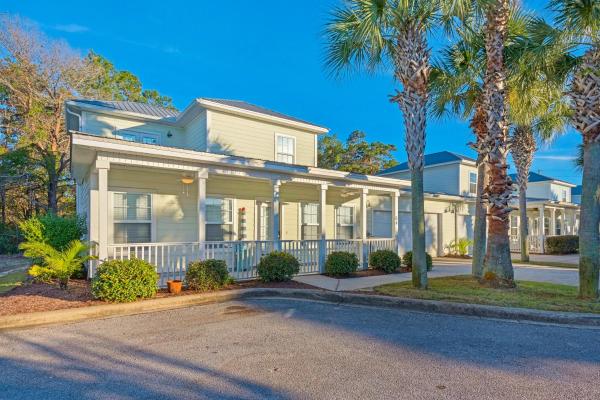 A la foto es mostra l'objecte Light House Townhome situat a la ciutat de Destin.