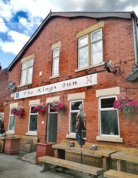 A la foto es mostra l'objecte Kings Inn Public House situat a la ciutat de Clowne.
