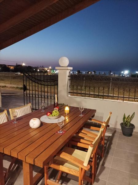 Auf dem Foto ist das Objekt Seaview Apartment in der Stadt Analipsi zu sehen.
