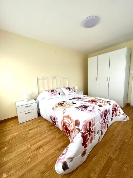 A la foto es mostra l'objecte Casa Marina situat a la ciutat de Somozas.