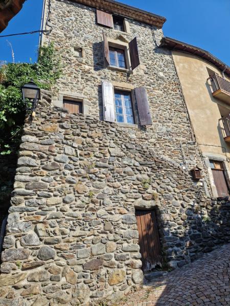 A la foto es mostra l'objecte Gîte d'Aigoual situat a la ciutat de Valleraugue.