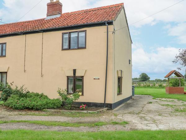 A la foto es mostra l'objecte 2 Stud Cottage situat a la ciutat de Stratton Strawless.