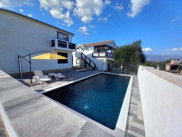 Apartment With A Pool Mountainview Near The Sea! - Vinjerac