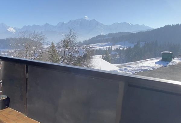 La photo montre l'objet Studio lumineux avec vue sur le Mont Blanc situé dans la ville de Cordon.
