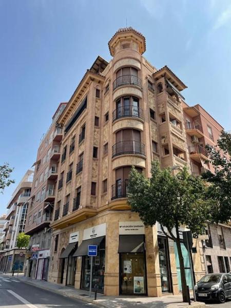 Nella foto è visibile l'oggetto Piso Centro Elche junto Basílica situato nella città di Elche.