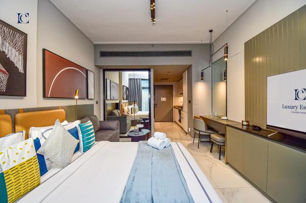Na fotografii je vidět objekt Luxury Escapes - Large & Brand New Studio Apt Business Bay - MAG nacházející se ve městě Dubaj.