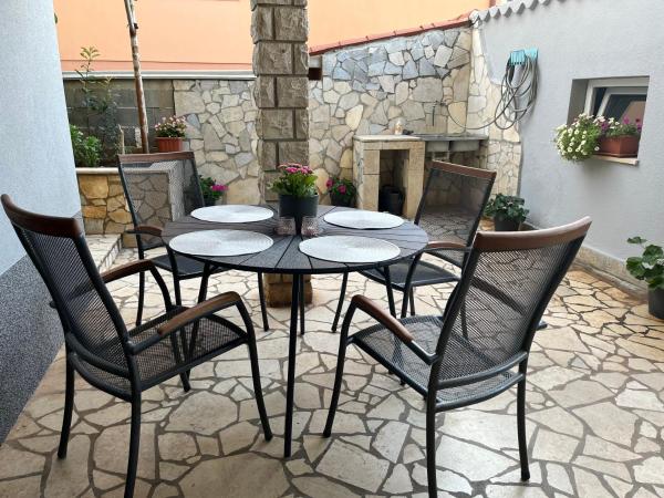 Apartment A & N With Free Private Parking - Pješčana Uvala