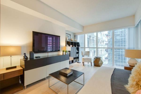Na fotografii je vidět objekt LUX 2BR 1BA Steps to CN Tower W Parking included nacházející se ve městě Toronto.