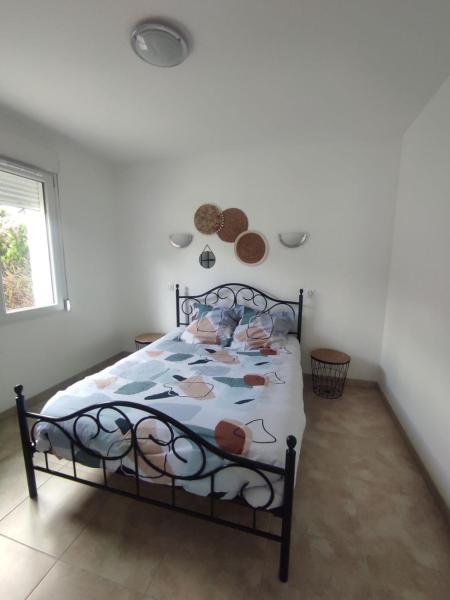 A la foto es mostra l'objecte Chez CHARLETTE situat a la ciutat de Les Granges.