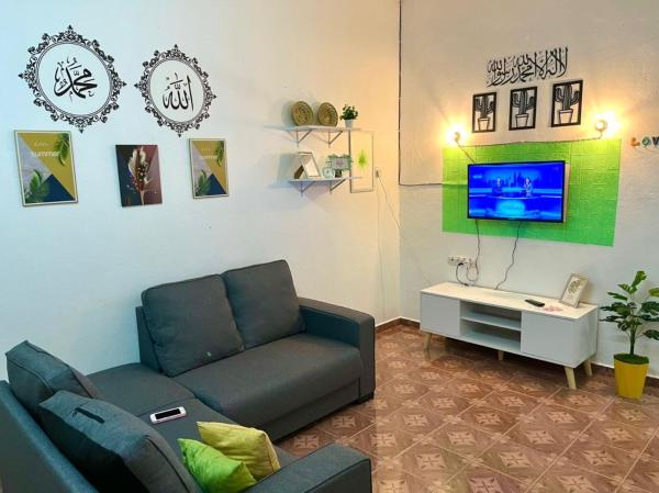 A la foto es mostra l'objecte D'YELLOW HOMESTAY KANGAR PERLIS situat a la ciutat de Kangar.