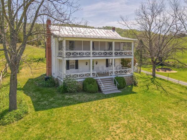 Historic Countryside Escape - Relax, Hike, & Fish! - Virginia