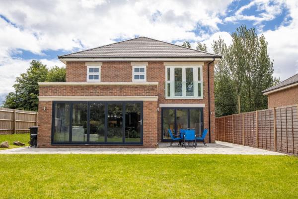 The Orchard - Spacious 5 Bed - Derbyshire